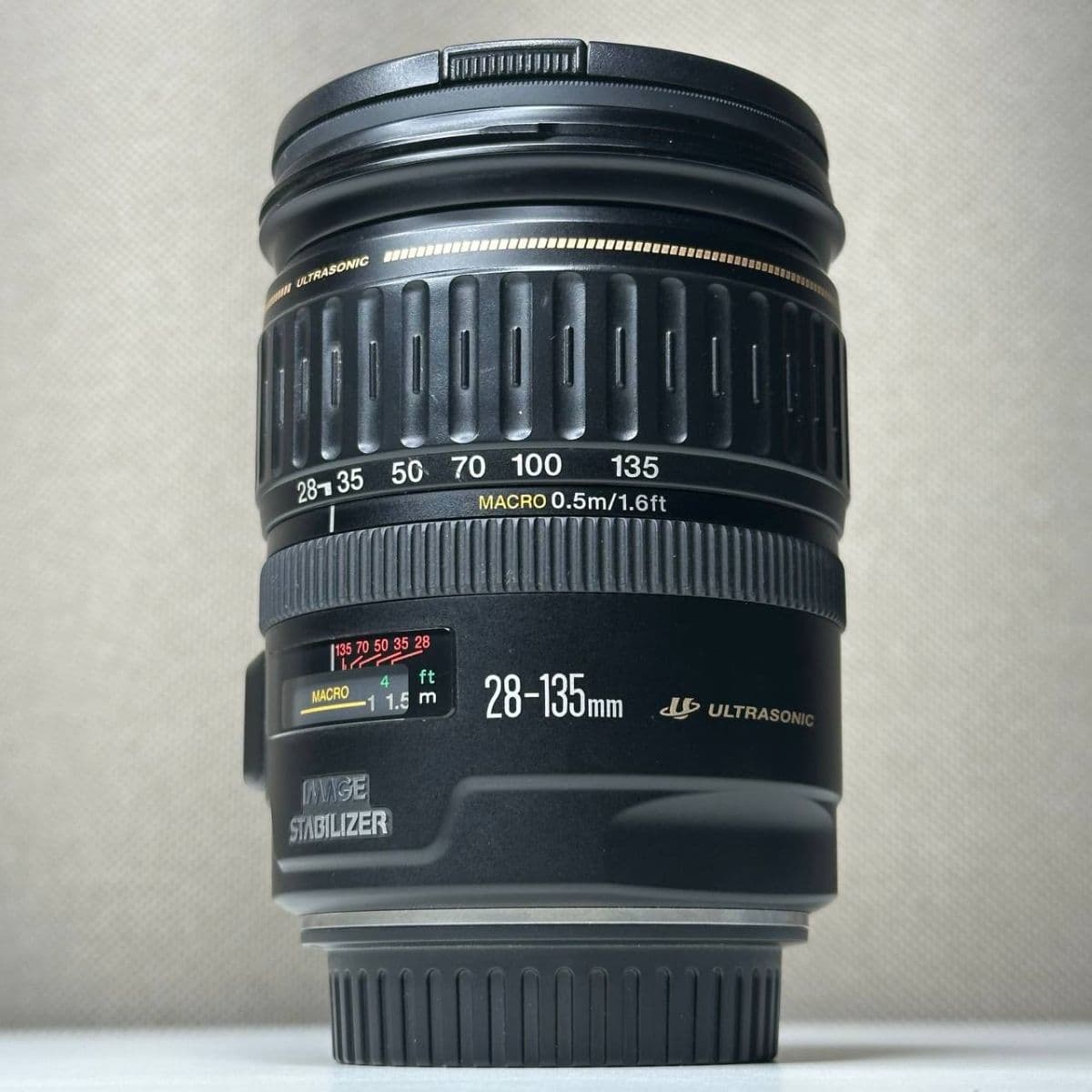 Canon EF 28-135mm f/3.5-5.6 IS