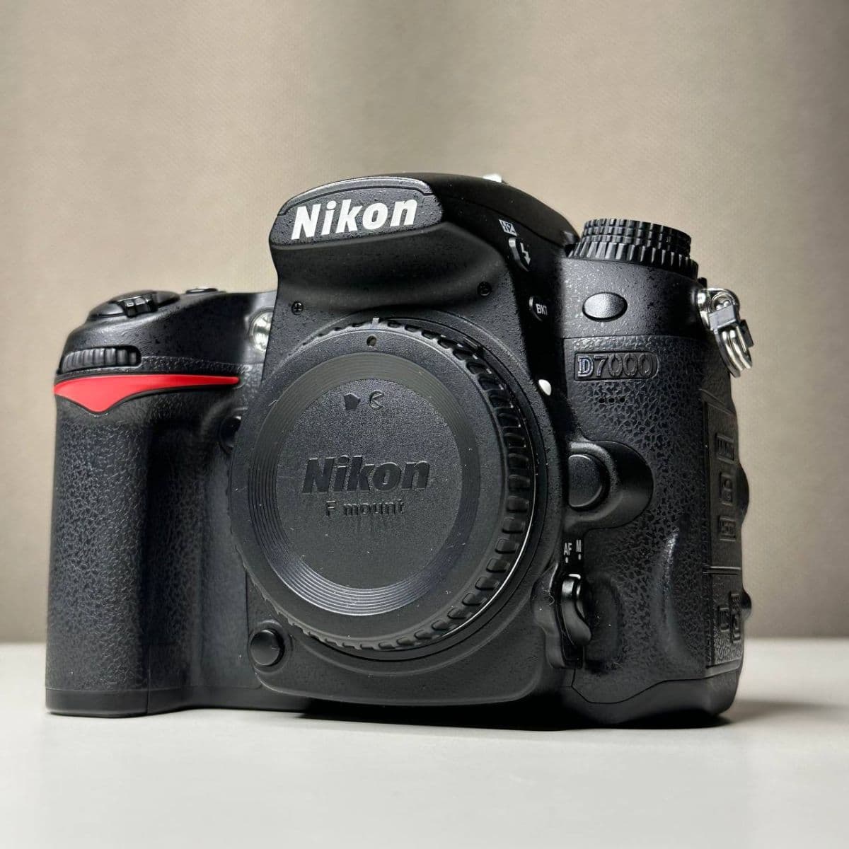 Nikon D7000 body