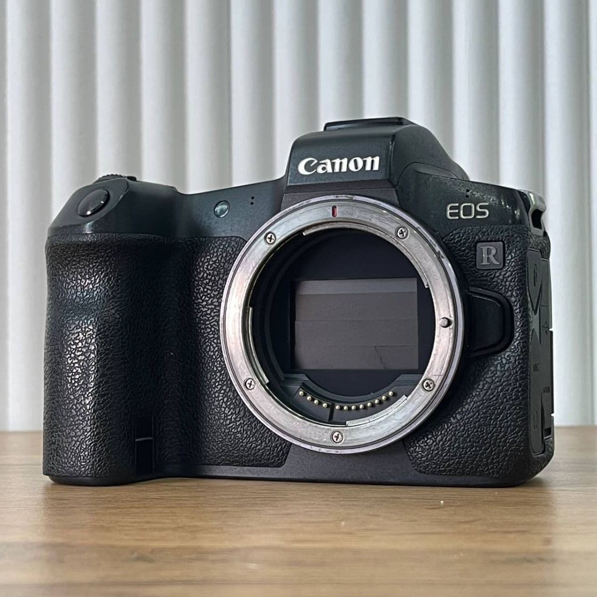 Canon EOS R body