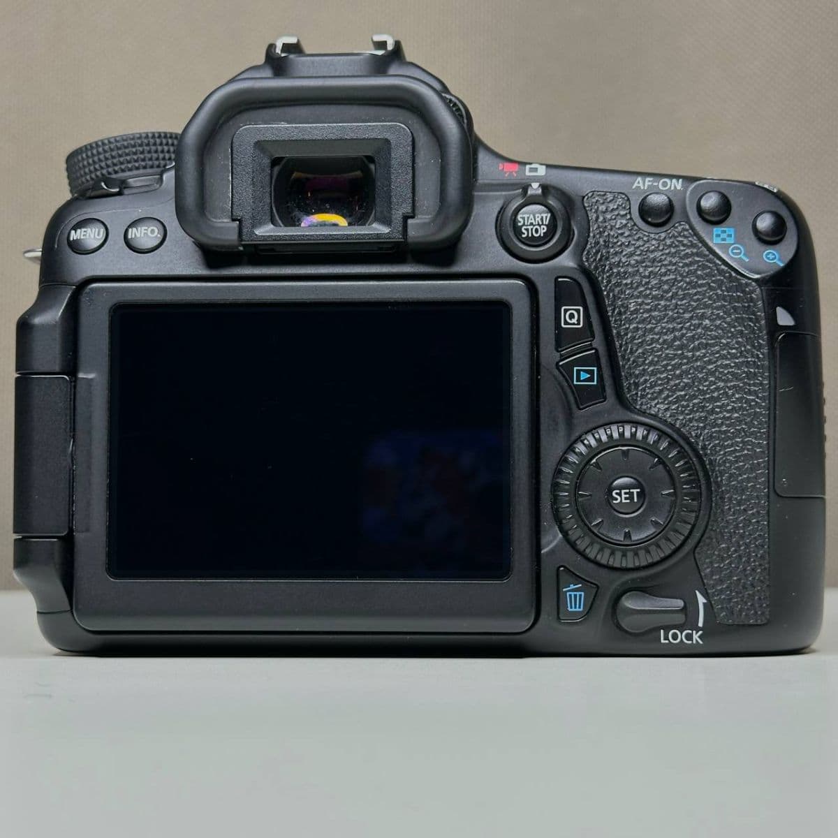 Canon 70D body (323)